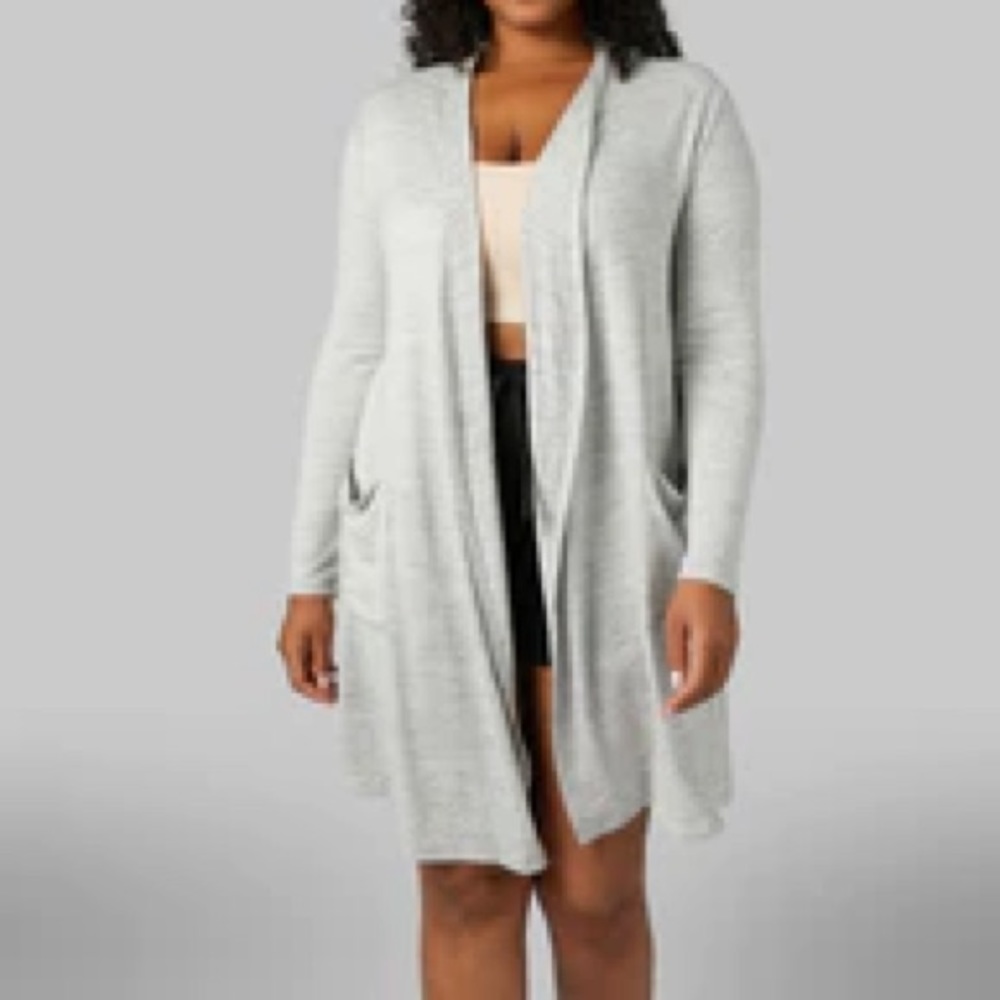 New 32 Degrees Soft Comfy Wrap Sweater Size S/M Ghost Grey